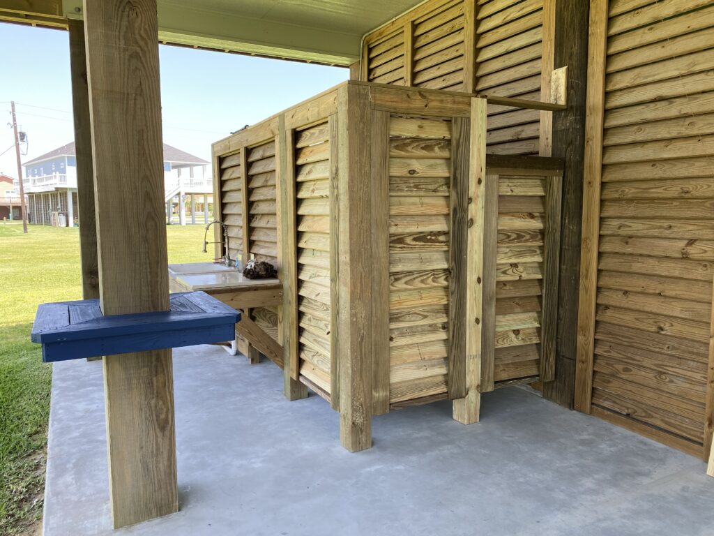outdoor shower louvered walls